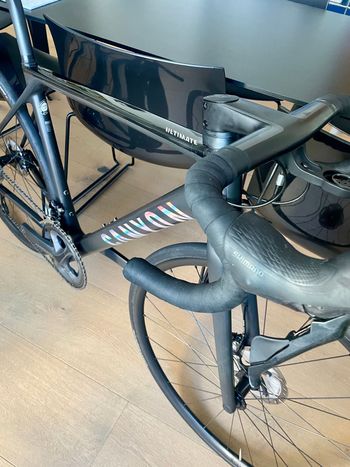 Used Canyon Ultimate CF SL Disc 8.0 2020 2020 Road & Gravel, Black — image 5 of 7