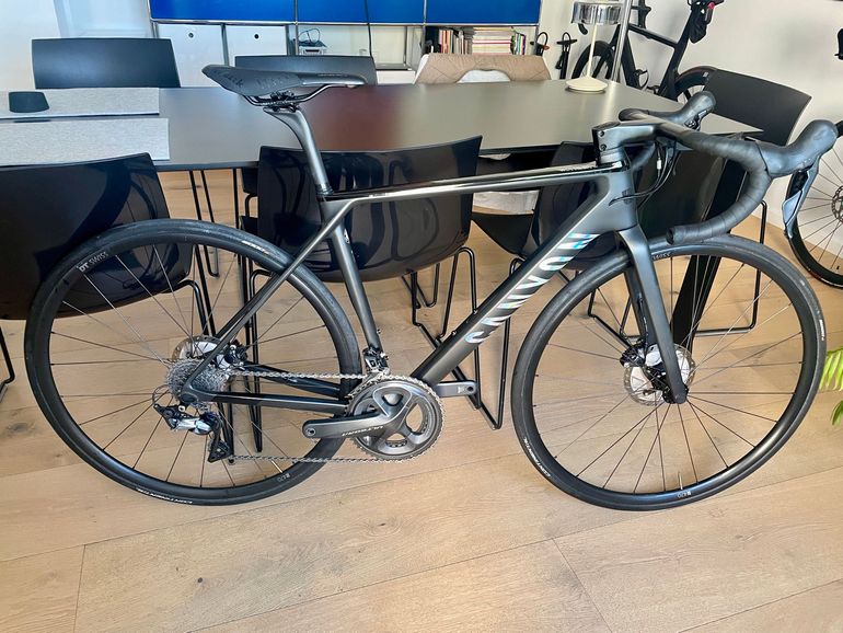 Used Canyon Ultimate CF SL Disc 8.0 2020 2020 Road & Gravel, Black — image 6 of 7