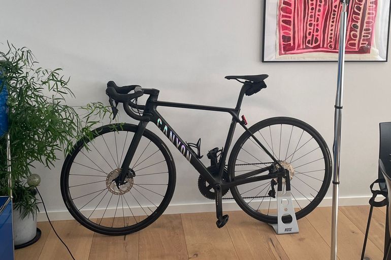 Used Canyon Ultimate CF SL Disc 8.0 2020 2020 Road & Gravel, Black — image 1 of 7