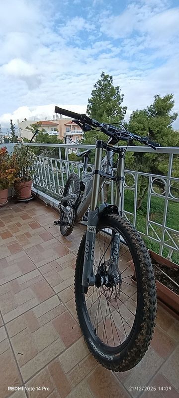 Used Intense Custom Shimano Saint 2007 Mountainbike, Light Gray — image 5 of 8