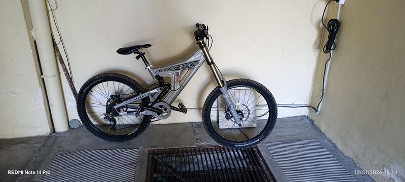 Tweedehands Intense Custom Shimano Saint 2007 MTB
