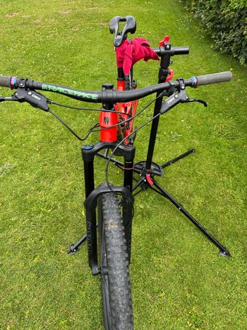 Used Trek Slash 7 Gen 5 2023 2023 Mountainbike — image 4 of 12