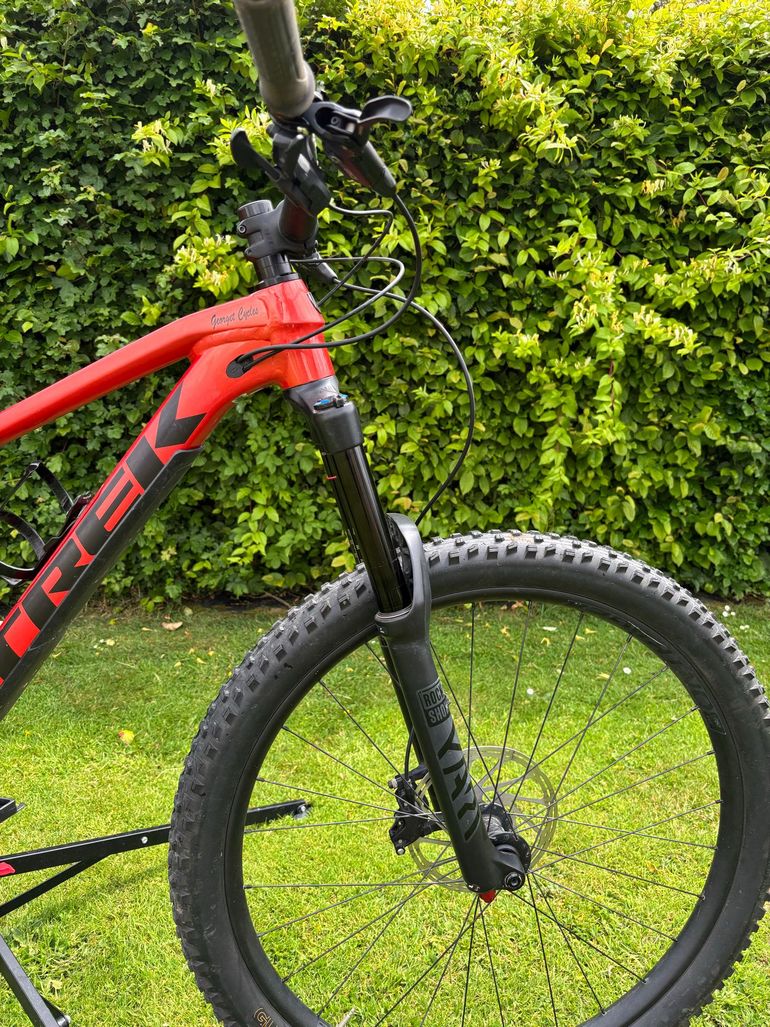 Used Trek Slash 7 Gen 5 2023 2023 Mountainbike — image 3 of 12