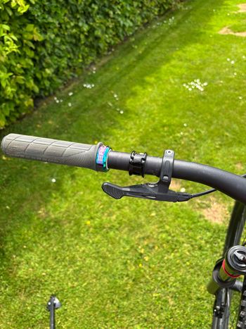Used Trek Slash 7 Gen 5 2023 2023 Mountainbike — image 11 of 12