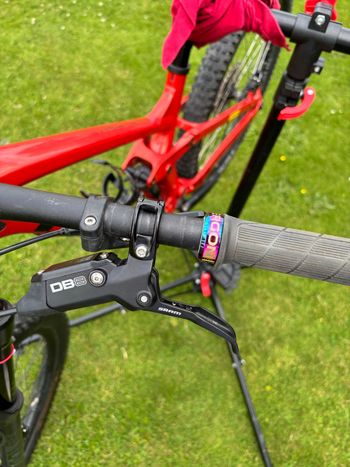 Used Trek Slash 7 Gen 5 2023 2023 Mountainbike — image 5 of 12