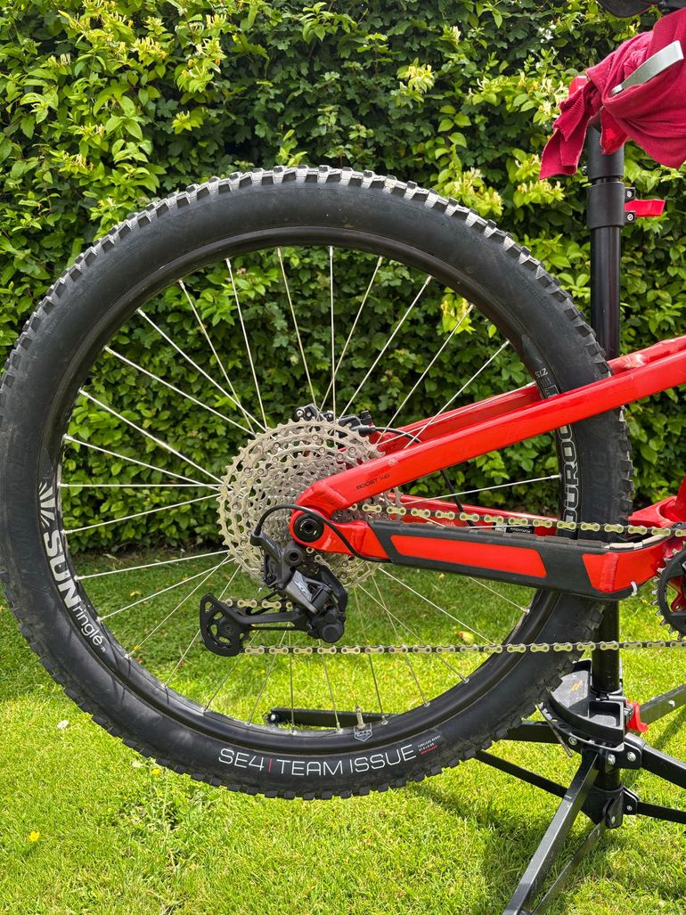 Used Trek Slash 7 Gen 5 2023 2023 Mountainbike — image 2 of 12