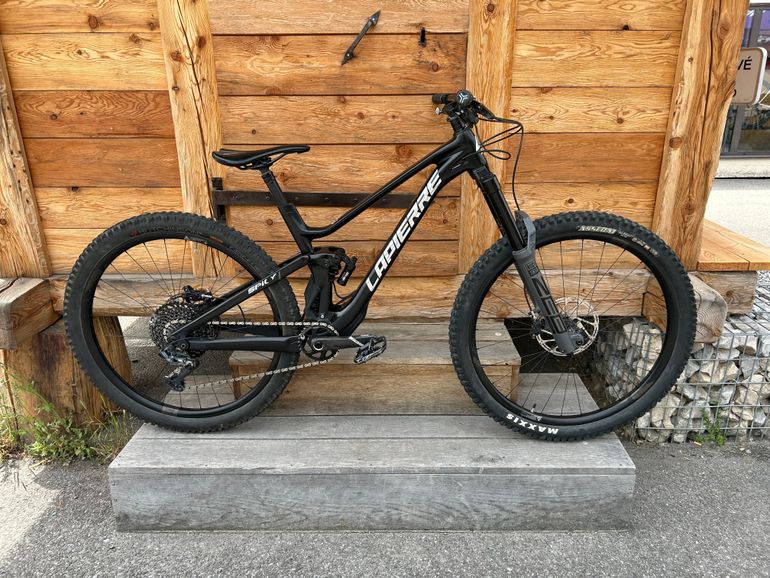 Used Lapierre Spicy Team CF 2021 2021 Mountainbike, Black, 29 — image 1 of 5