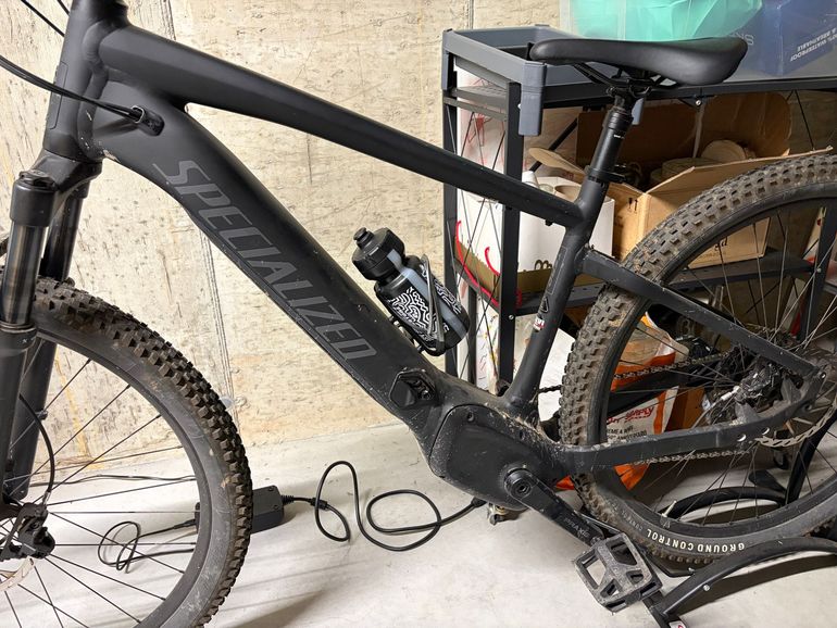 Used Specialized Turbo Tero 4.0 2022 2022 Mountainbike, Black, 29 — image 3 of 4