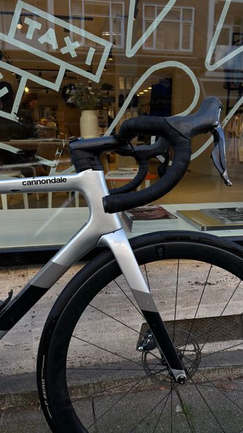 Used Cannondale SuperSix EVO Ultegra Di2 2021 2021 Road & Gravel, Light Gray — image 3 of 11