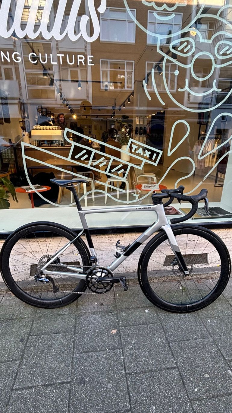 Used Cannondale SuperSix EVO Ultegra Di2 2021 2021 Road & Gravel, Light Gray — image 2 of 11