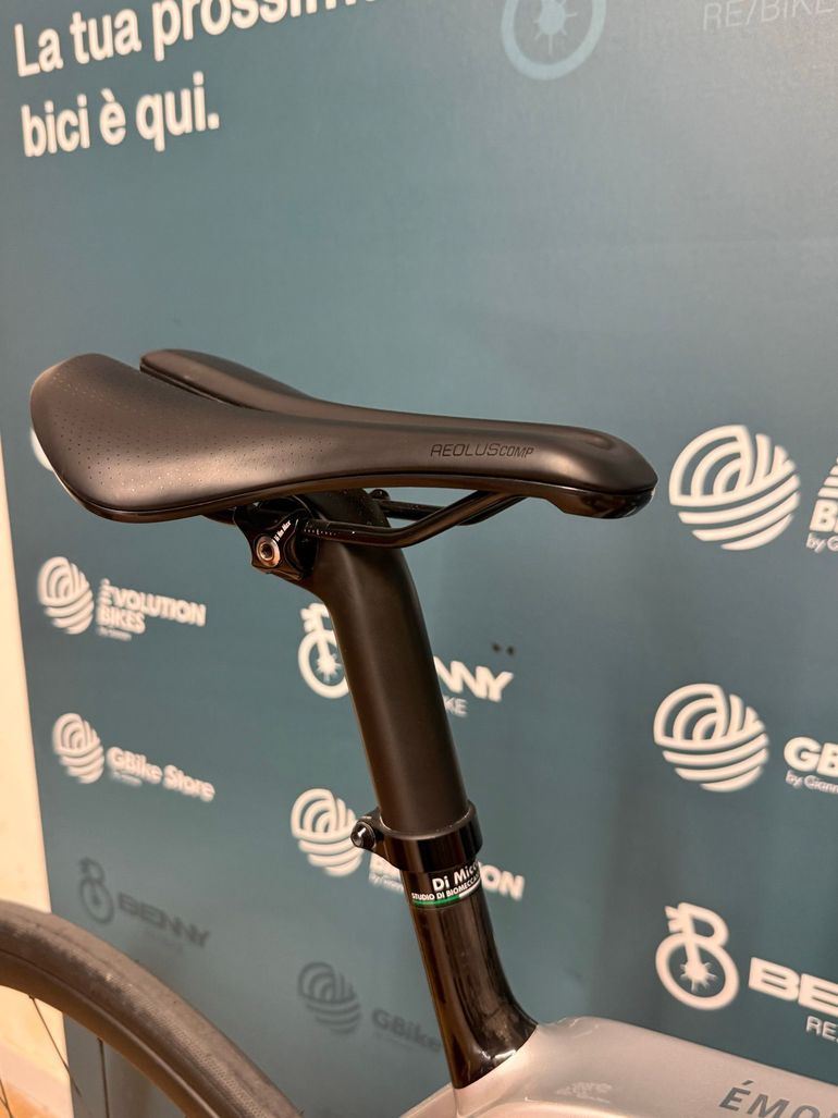 Used Trek Émonda SL 6 Pro Di2 2023 2023 Road & Gravel, Red — image 8 of 13