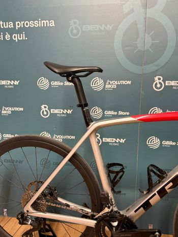 Used Trek Émonda SL 6 Pro Di2 2023 2023 Road & Gravel, Red — image 5 of 13