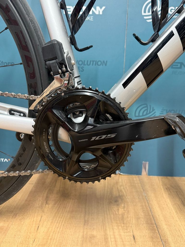 Used Trek Émonda SL 6 Pro Di2 2023 2023 Road & Gravel, Red — image 2 of 13