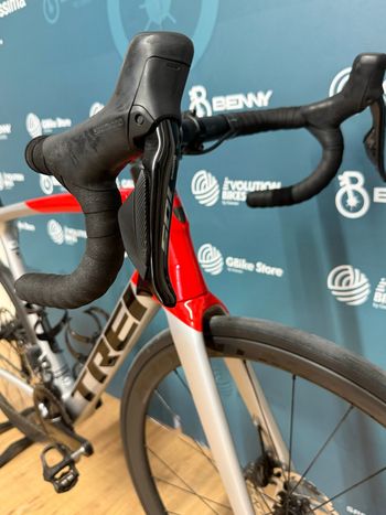 Used Trek Émonda SL 6 Pro Di2 2023 2023 Road & Gravel, Red — image 10 of 13