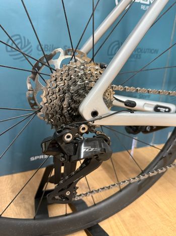 Used Trek Émonda SL 6 Pro Di2 2023 2023 Road & Gravel, Red — image 3 of 13