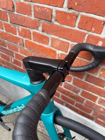 Used Bianchi Infinito Shimano 105 2027 Road & Gravel, Green — image 7 of 9