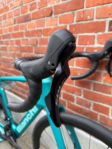 Used Bianchi Infinito Shimano 105 2027 Road & Gravel, Green — image 5 of 9
