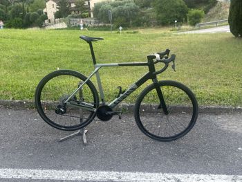 Použité Canyon Grail CF SLX 8 AXS 2024 2024 Road & Gravel — obrázek 6 z 9