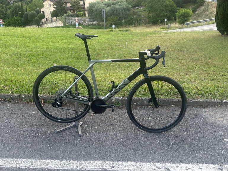 Použité Canyon Grail CF SLX 8 AXS 2024 2024 Road & Gravel — obrázek 6 z 9