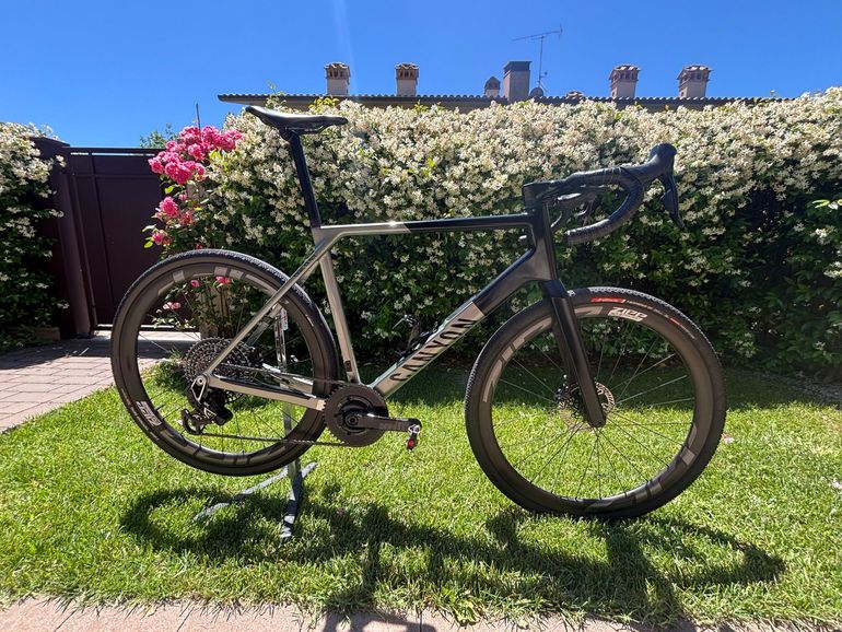 Used Canyon Grail CF SLX 8 AXS 2024 2024 Road & Gravel, Green — image 1 of 6