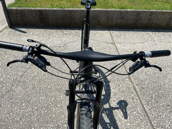Used Trek 9.8 Gen 1 (2021) 2021 Mountainbike, Black — image 6 of 6