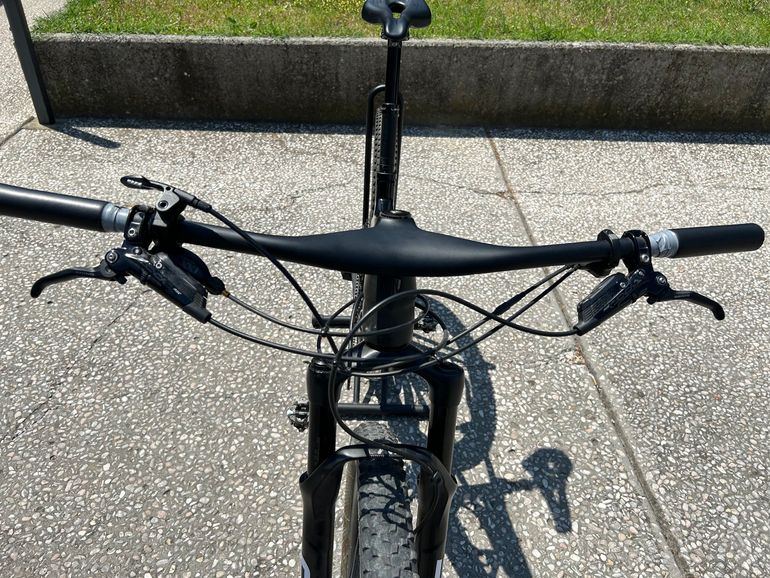 Used Trek 9.8 Gen 1 (2021) 2021 Mountainbike, Black — image 6 of 6