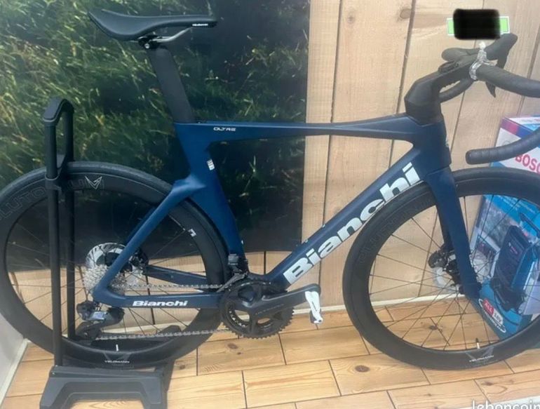 Used Bianchi Oltre Comp Ultegra Di2 2025 2025 Road & Gravel, Blue — image 1 of 3