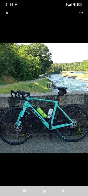 Used Bianchi Infinito XE 105 Di2 2023 2023 Road & Gravel, Green — image 2 of 5