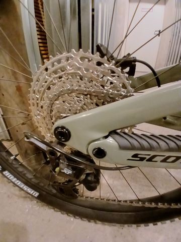 Used Scott Voltage eRIDE 910 2024 2024 Mountainbike, Green, 29 — image 3 of 10