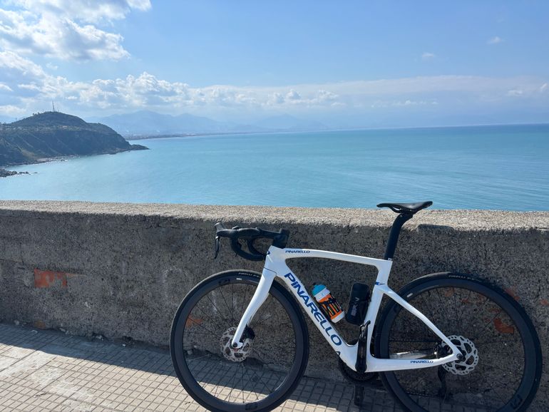 Used Pinarello F5 105 Di2 2024 2024 Road & Gravel, White — image 2 of 3