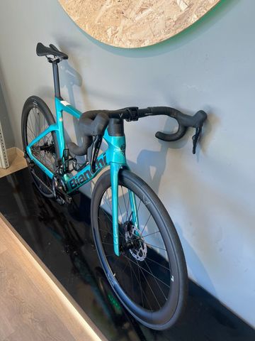 Bianchi Oltre Comp 105 Di2 2025 2025 Road & Gravel usato, Nero — immagine 6 di 12