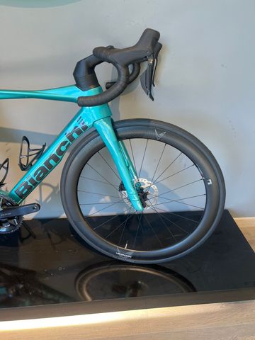Bianchi Oltre Comp 105 Di2 2025 2025 Road & Gravel usato, Nero — immagine 5 di 12