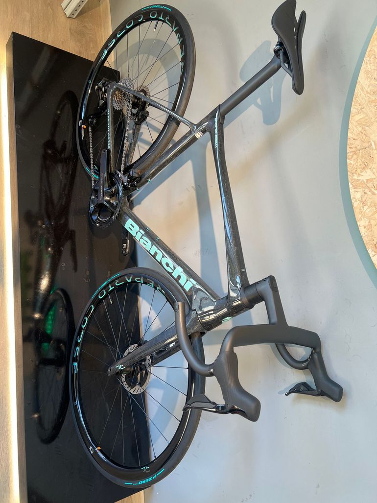 Used Bianchi SPECIALISSIMA 140TH RC DURA-ACE DI2 2025 2025 Road & Gravel, Black — image 7 of 12