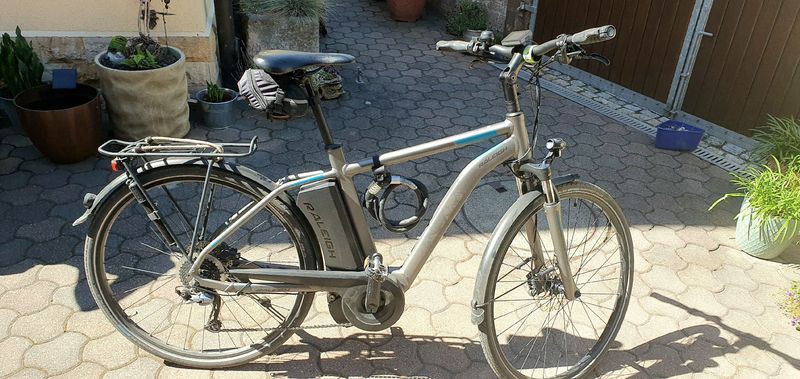 Used Raleigh Custom Shimano Ultegra 2017 Urban, Light Gray — image 1 of 4