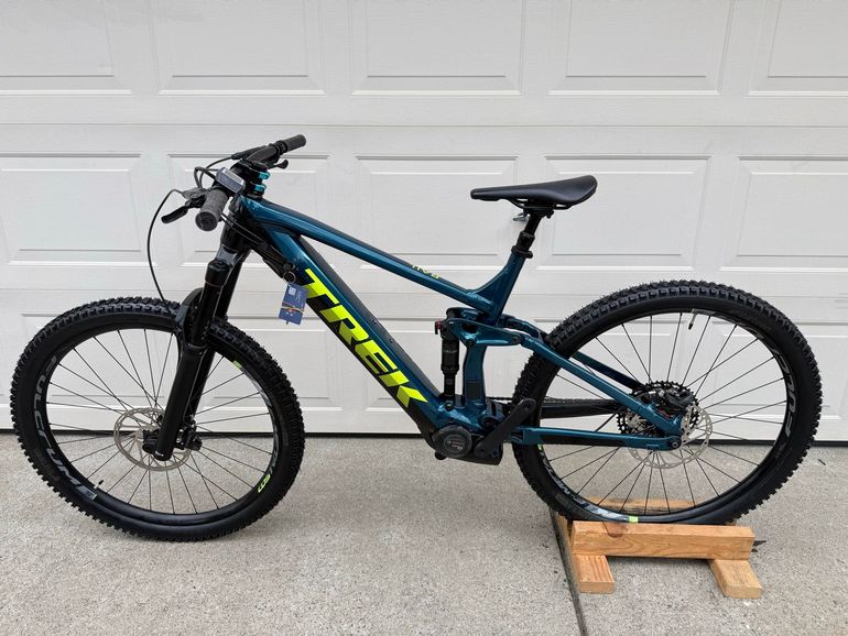 Used Trek Rail 7 2022 2022 Mountainbike, Blue, 29 — image 2 of 6