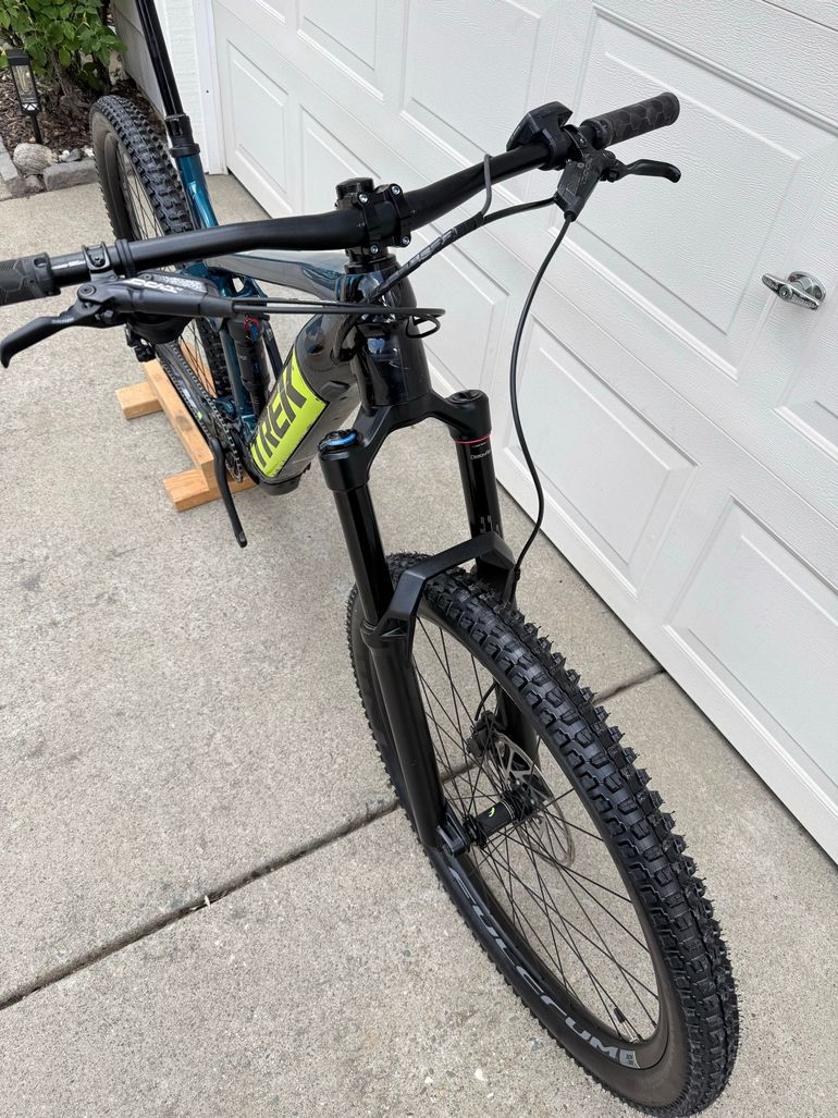 Used Trek Rail 7 2022 2022 Mountainbike, Blue, 29 — image 4 of 6