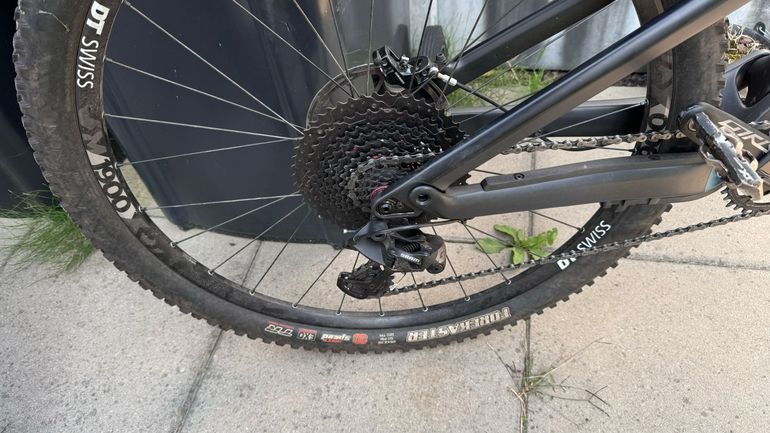 Used Canyon Neuron CF 8.0 2020 2020 Mountainbike, Schwarz, 27.5, 29 — image 2 of 5