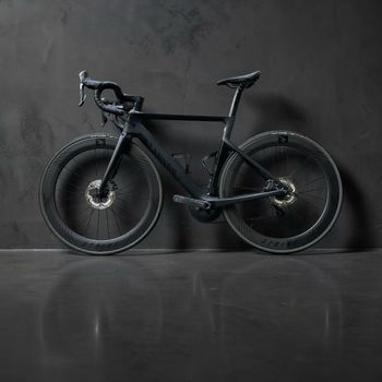 Used Canyon Aeroad CF SLX Disc 8.0 Di2 2018 2018 Road & Gravel — image 2 of 7
