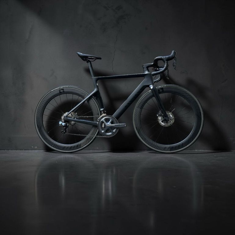 Used Canyon Aeroad CF SLX Disc 8.0 Di2 2018 2018 Road & Gravel — image 1 of 7