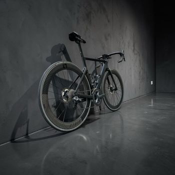 Used Canyon Aeroad CF SLX Disc 8.0 Di2 2018 2018 Road & Gravel — image 4 of 7