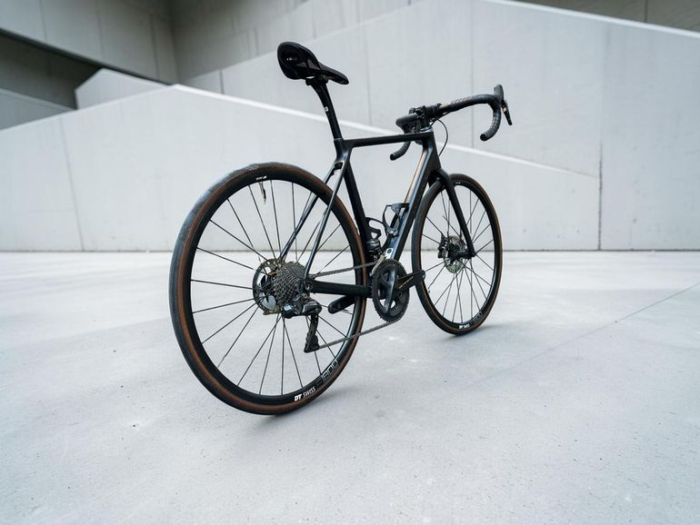 Used Canyon Endurace CF SL Disc 8.0 Di2 2019 2019 Road & Gravel, Black — image 4 of 7
