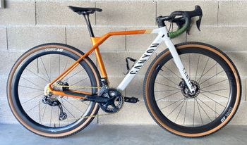 Used Canyon Inflite CF SLX 9 Team 2023 2023 Racefiets & gravel