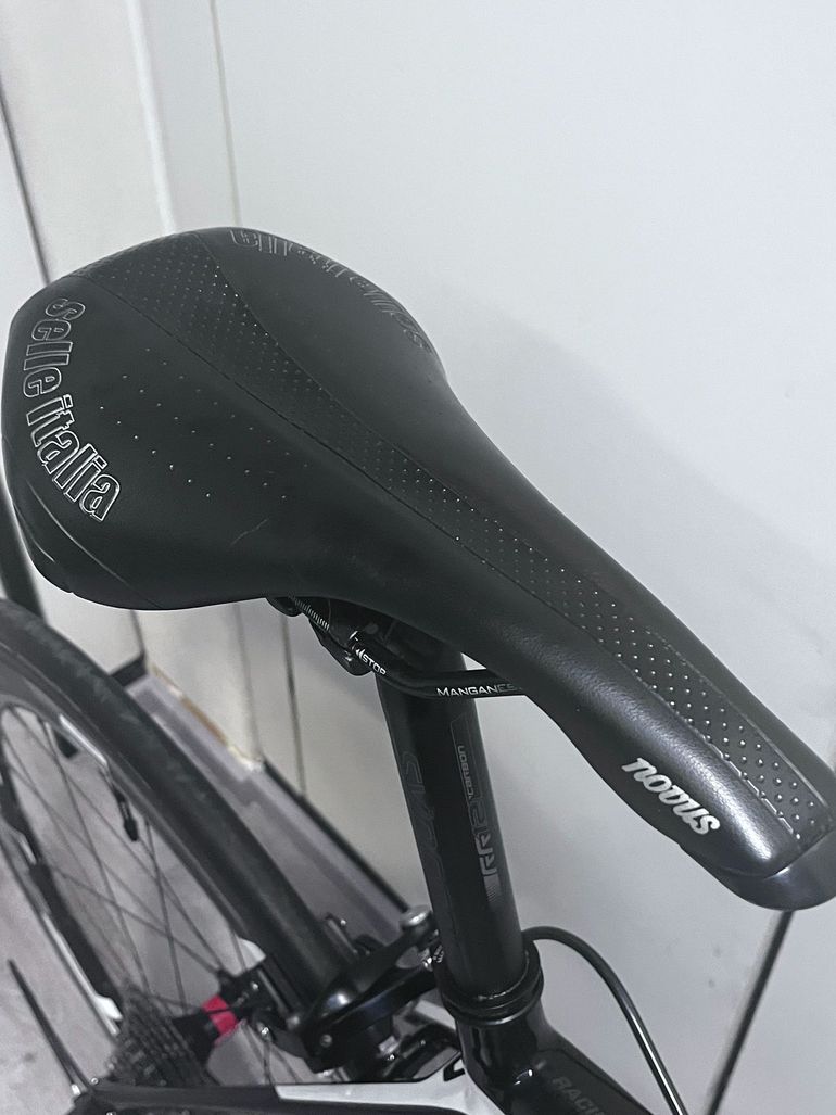Used Scott Addict 20 2016 Road & Gravel, White — image 7 of 12
