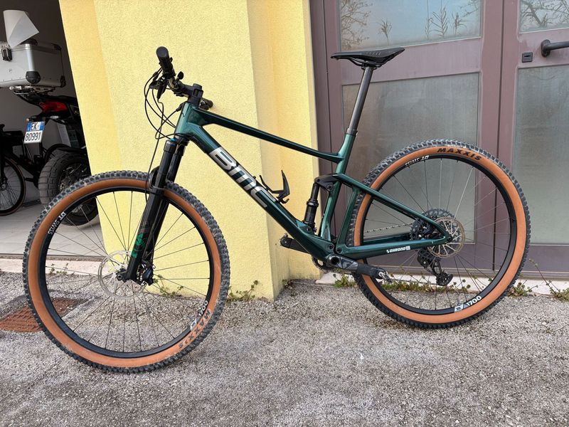 Tweedehands BMC Fourstroke 01 LT | ONE 2022 2022 Mountainbike — afbeelding 2 van 15