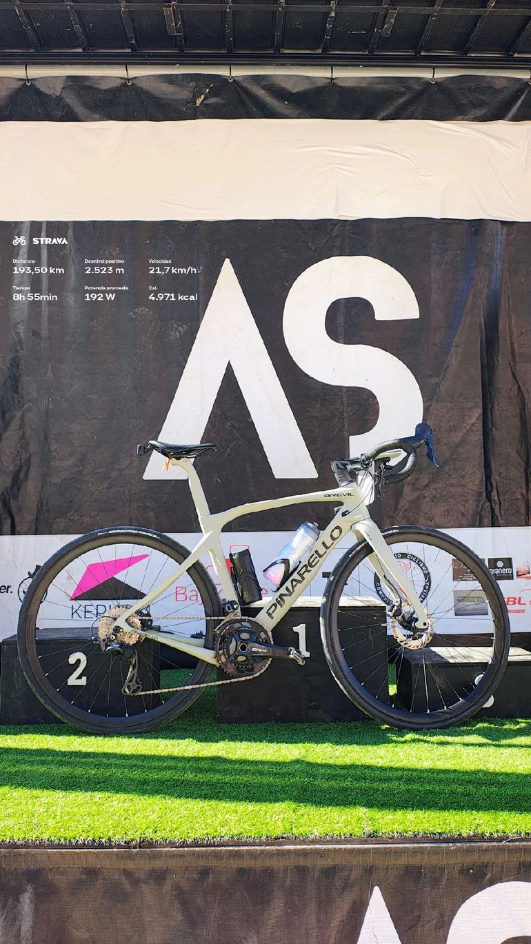 Used Pinarello GREVIL F5 - SHIMANO GRX 610 2024 2024 Road & Gravel — image 1 of 9