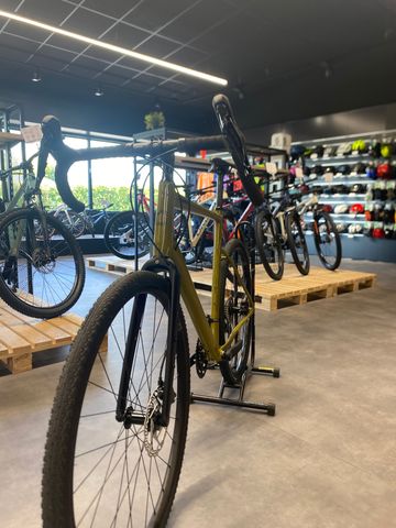 Used Cannondale Topstone 2 2023 2023 Road & Gravel, Green — image 3 of 5