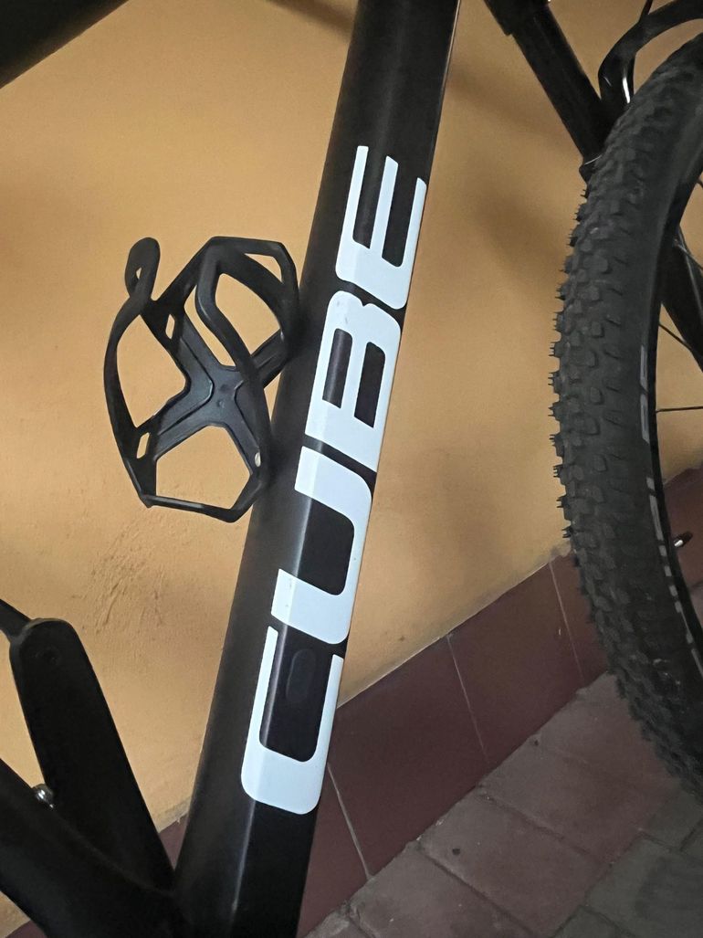 Used CUBE REACTION C:62 ONE 2024 2024 Mountainbike, Black, 29 — image 4 of 6