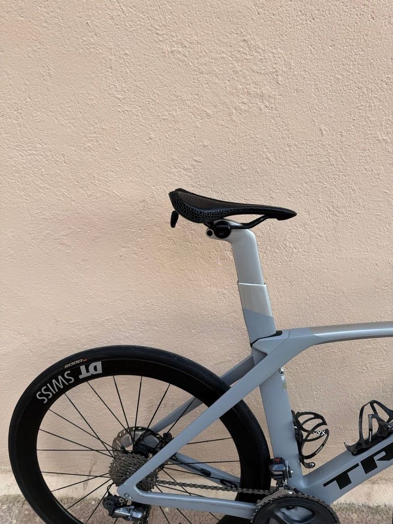 Used Trek Madone Shimano Ultegra Di2 2020 Road & Gravel, Light Gray — image 5 of 6