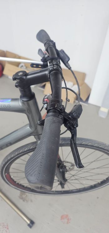 Used Specialized Sirrus Disc 2017 2017 Urban, Light Gray — image 4 of 5
