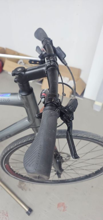 Used Specialized Sirrus Disc 2017 2017 Urban, Light Gray — image 4 of 5